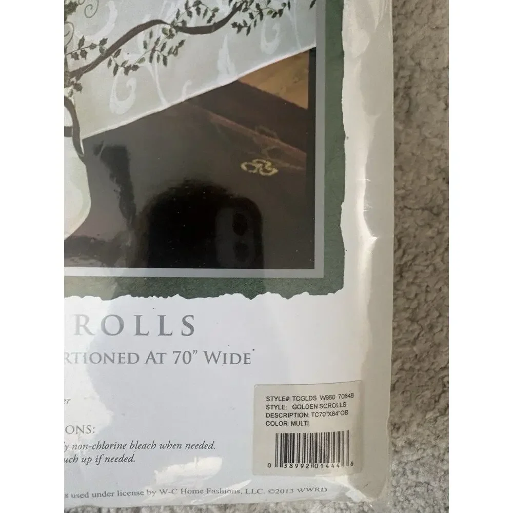 New Waterford Golden Scrolls Tablecloth Christmas Holiday Vintage 70